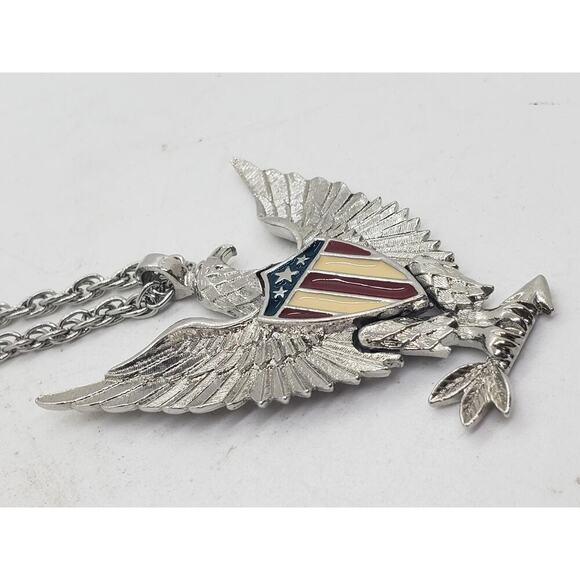 Vintage Silver Eagle Pendant Necklace Patriotic Shield 1970s Large Chain Moves - Picture 4 of 11